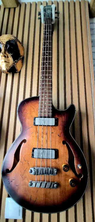 Bajo Ibanez AGVV200A-TCL