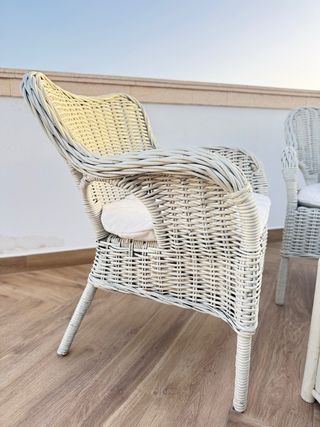 Conjunto sillas y puff