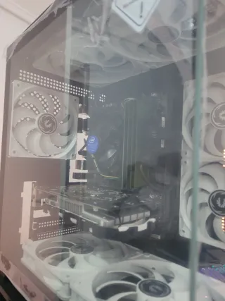 Ordenador gaming i7 7700, 16gb ddr4, ssd, gtx 4gb.