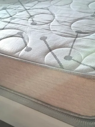 Cama King Size – Comprada nueva hace dos meses