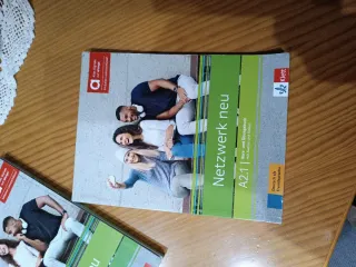 Netzwerk neu a2.2, libro del alumno y de ejerci...