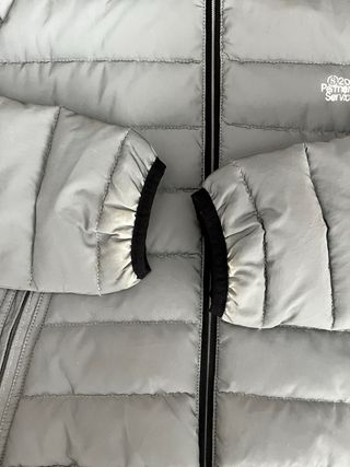 Cazadora Bershka reflectante -Talla S - Color gris