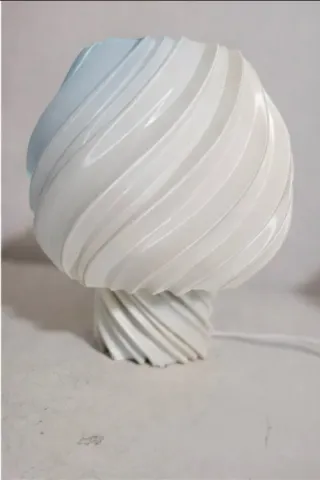 LÁMPARA DE DISEÑO CONTEMPORÁNEO