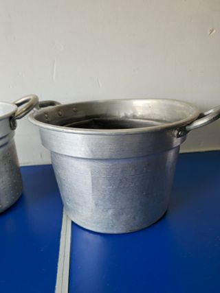 Secchio in Ferro e Pentole in Alluminio Vintage