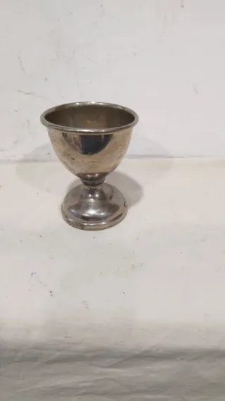 Antigua huevera silver plate BGN sello Victoriano