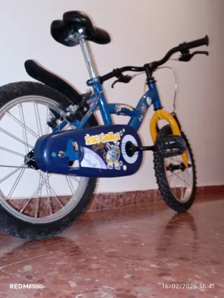 Bicicleta infantil azul y amarillo