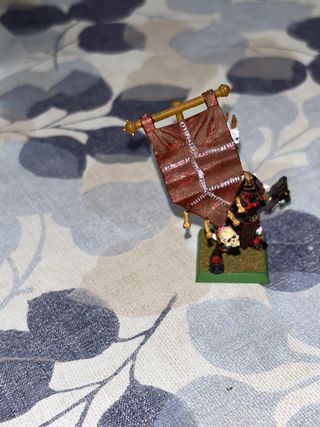 Warhammer guerreros del caos: Portaestandarte.
