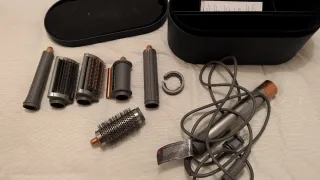 Secador de pelo Dyson Airwrap con 6 accesorios