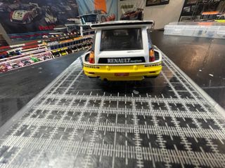 Coche slot Renault R5 marca Scalextric