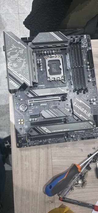 Placa Base Z790 gaming Plus Wifi