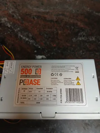 Tarjeta gráfica GV-N730-2GI y fuente alimentación