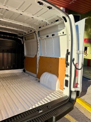 Nissan NV400 2.3 DCI 150CV 35L2H2