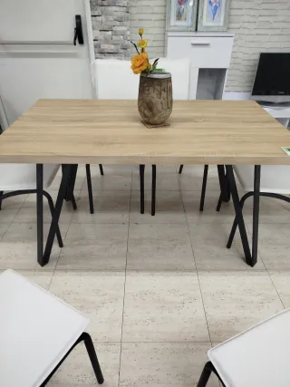 Mesa de madera comedor o cocina