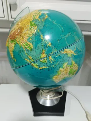 Globo terráqueo iluminación interna alto relieve