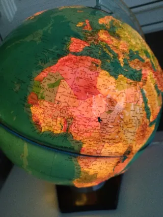 Globo terráqueo iluminación interna alto relieve