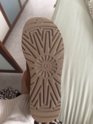 Botas estilo UGG nuevas talla 40
