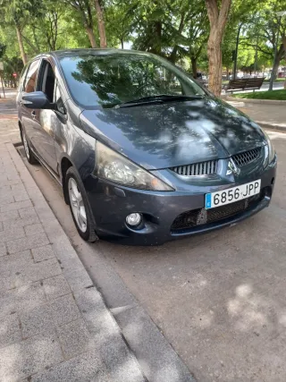 Mitsubishi Grandis 2006