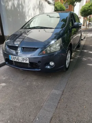 Mitsubishi Grandis 2006