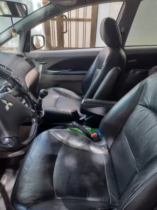 Mitsubishi Grandis 2006