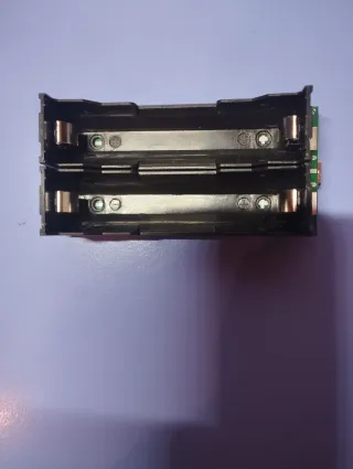 Cargador pilas 18650 de 3,7V