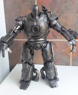 Hot Toys Iron Monger – Movie Masterpiece Series