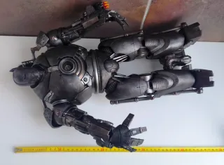 Hot Toys Iron Monger – Movie Masterpiece Series