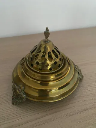 Precioso quemador de incienso o pequeño brasero