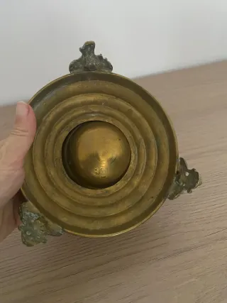 Precioso quemador de incienso o pequeño brasero