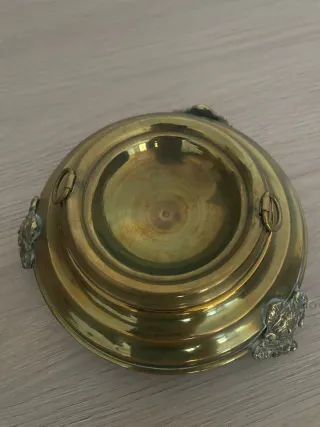 Precioso quemador de incienso o pequeño brasero