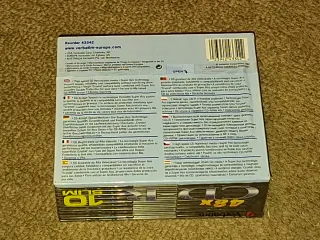 10 CD-R en cajas individuales.