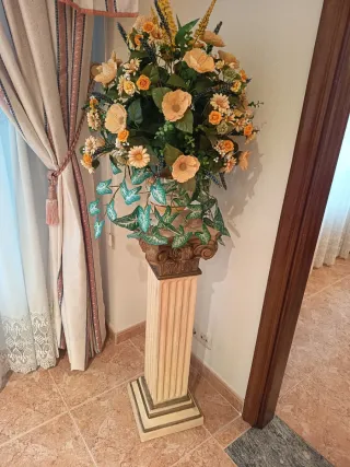 Columna decorativa estilo clásico