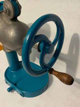 Trita ghiaccio antico metallo e legno