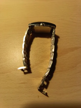 Reloj Lorus Dorado y Negro Unisex