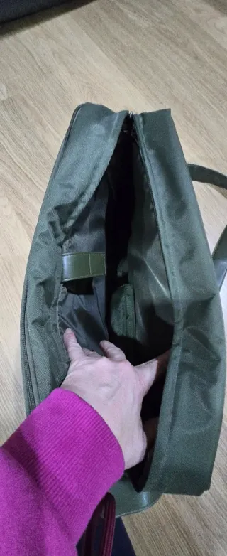 Bolsa portadocumentos y ordenador marca Miquelrius