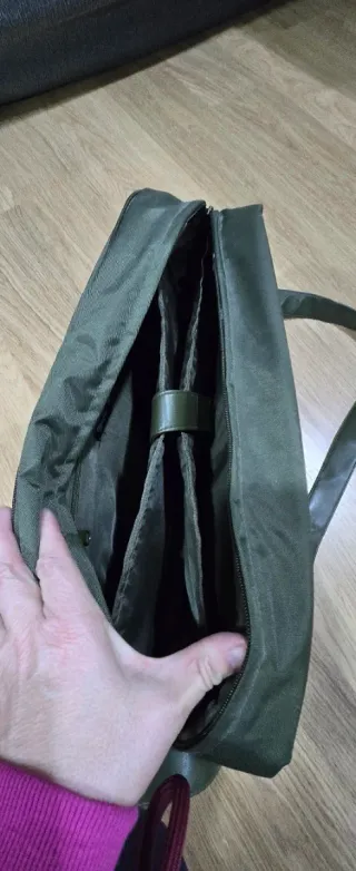 Bolsa portadocumentos y ordenador marca Miquelrius