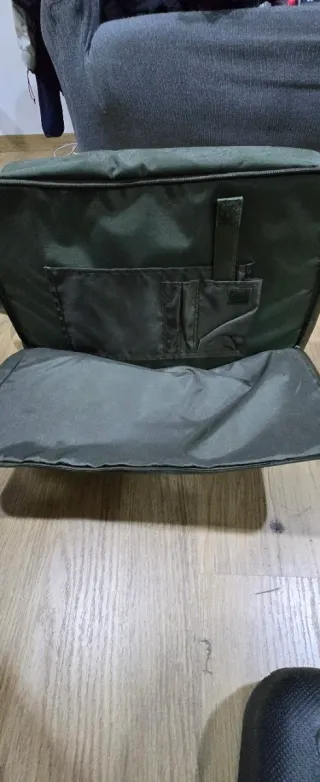 Bolsa portadocumentos y ordenador marca Miquelrius