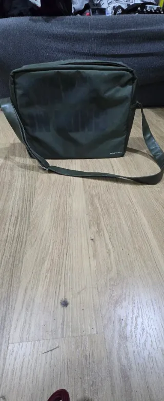 Bolsa portadocumentos y ordenador marca Miquelrius