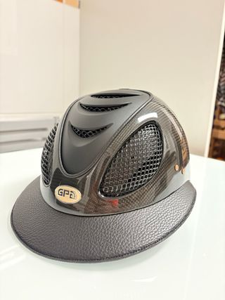 Casco hípica prof. de carbono. Ofertas serias.