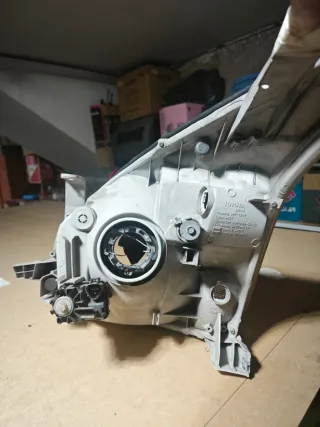 Foco Izquierdo Toyota Land Cruiser 2004