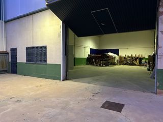 Nave Industrial + OFICINAS Rotonda Scania Romica