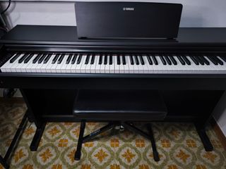 Pianoforte Yamaha YDP-144 Arius Nero + Sgabello