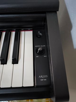 Pianoforte Yamaha YDP-144 Arius Nero + Sgabello