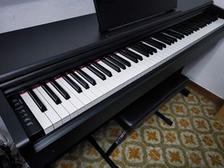Pianoforte Yamaha YDP-144 Arius Nero + Sgabello