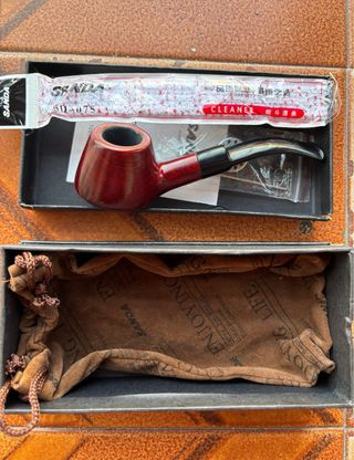 Pieza de Colección Vintage SANDA - Estilo Clásico