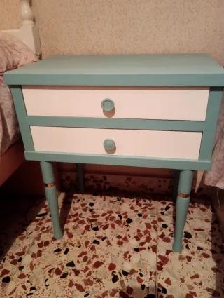 Mesita de noche madera azul y blanco