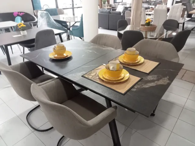 Mesa extensible de mármol