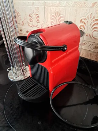 Cafetera Nespresso Krups Roja