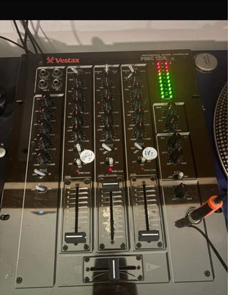Vestax Dj mixer pcm 17A