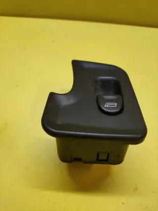 BOTONERA ELEVALUNAS DERECHA ALFA 147