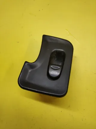 BOTONERA ELEVALUNAS DERECHA ALFA 147